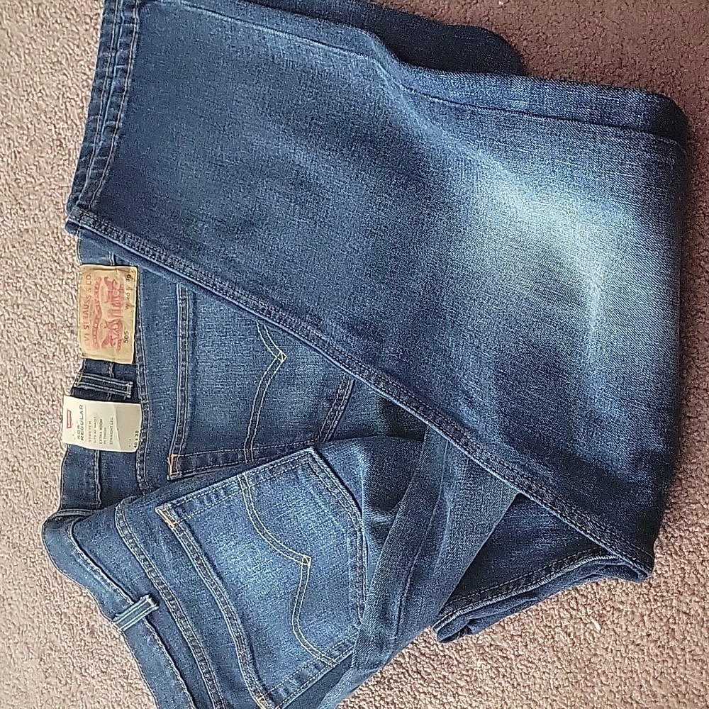 New with Tag Levi's Mens Jeans 40x30